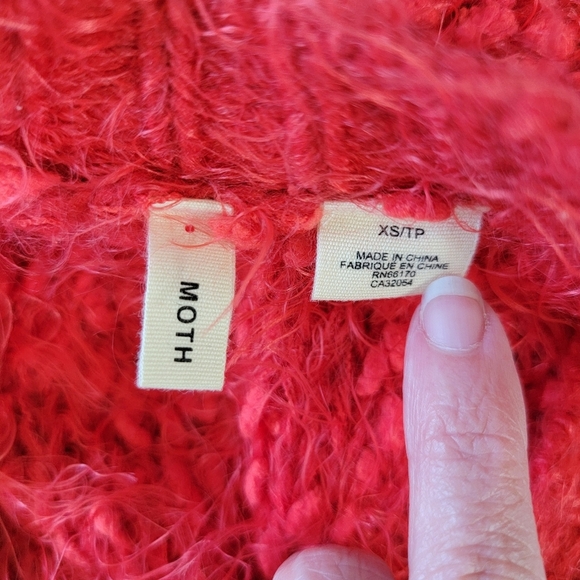 MOTH Anthropologie Red Cardigan Eyelash Sweater Buttons Pockets Soft Size XS - Picture 7 of 11